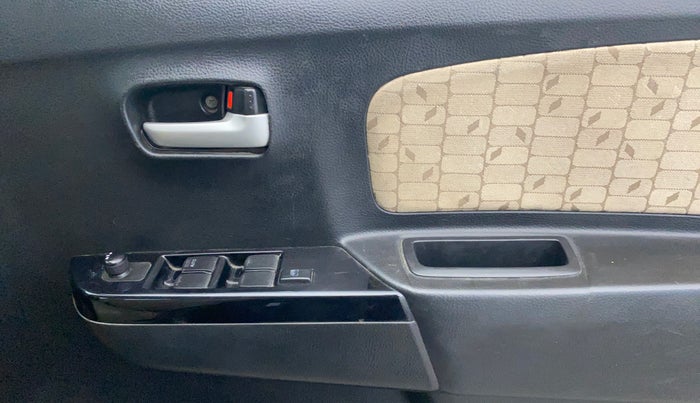 2017 Maruti Wagon R 1.0 VXI+, Petrol, Manual, 30,550 km, Driver Side Door Panels Control