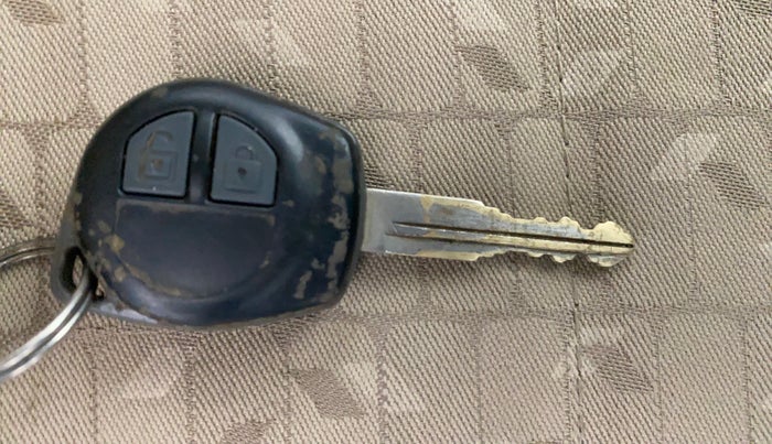 2017 Maruti Wagon R 1.0 VXI+, Petrol, Manual, 30,550 km, Key Close Up