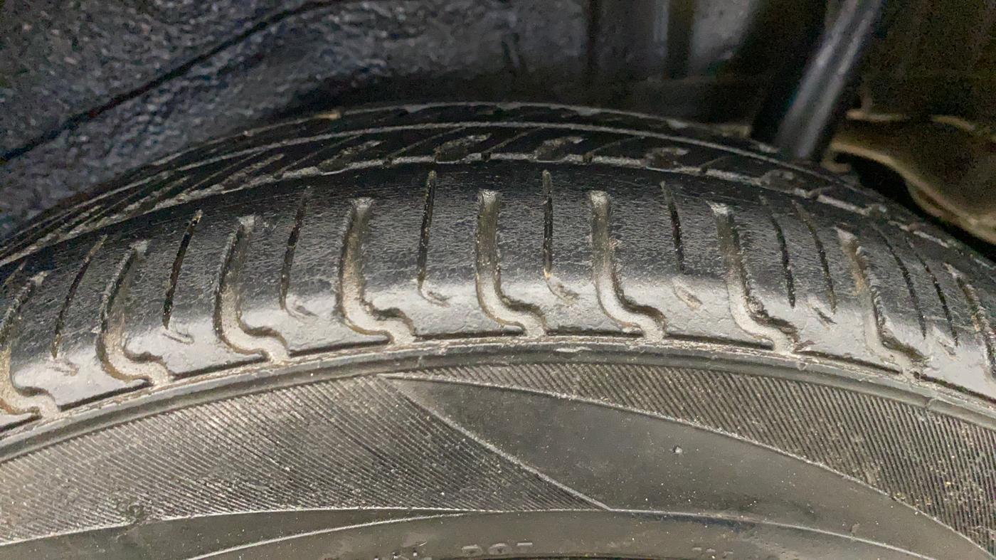 2017 Maruti Wagon R 1.0 VXI+, Petrol, Manual, 30,550 km, Left Rear Tyre Tread