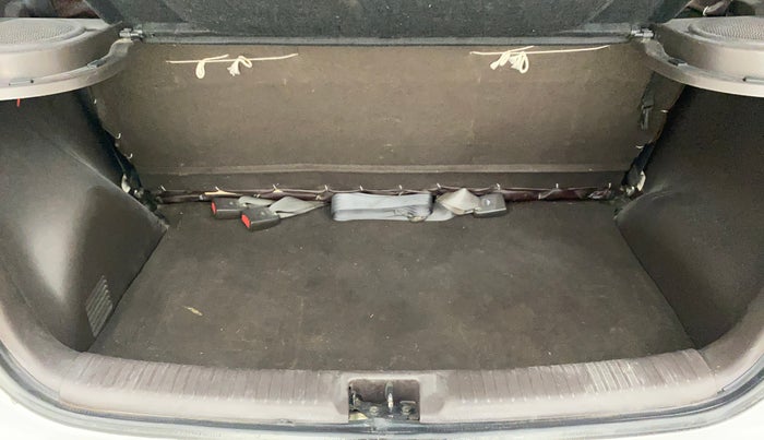 2013 Hyundai Santro Xing GL PLUS, Petrol, Manual, 1,14,564 km, Boot Inside