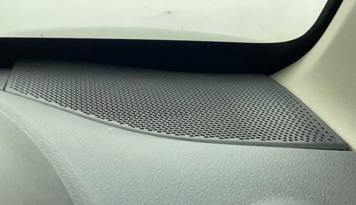 2018 Renault Kwid 1.0 RXT Opt AT, Petrol, Automatic, 19,503 km, Speaker