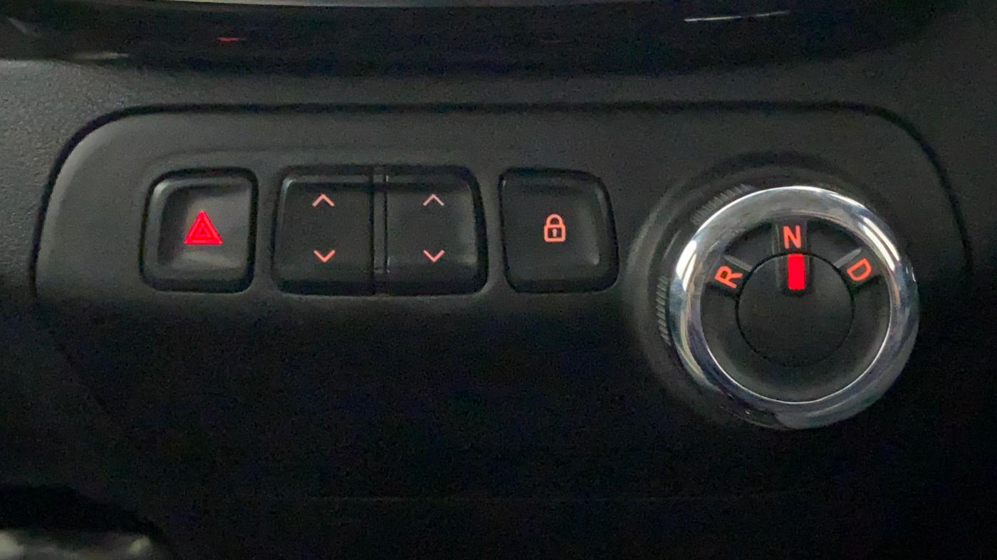 2018 Renault Kwid 1.0 RXT Opt AT, Petrol, Automatic, 19,503 km, Gear Lever