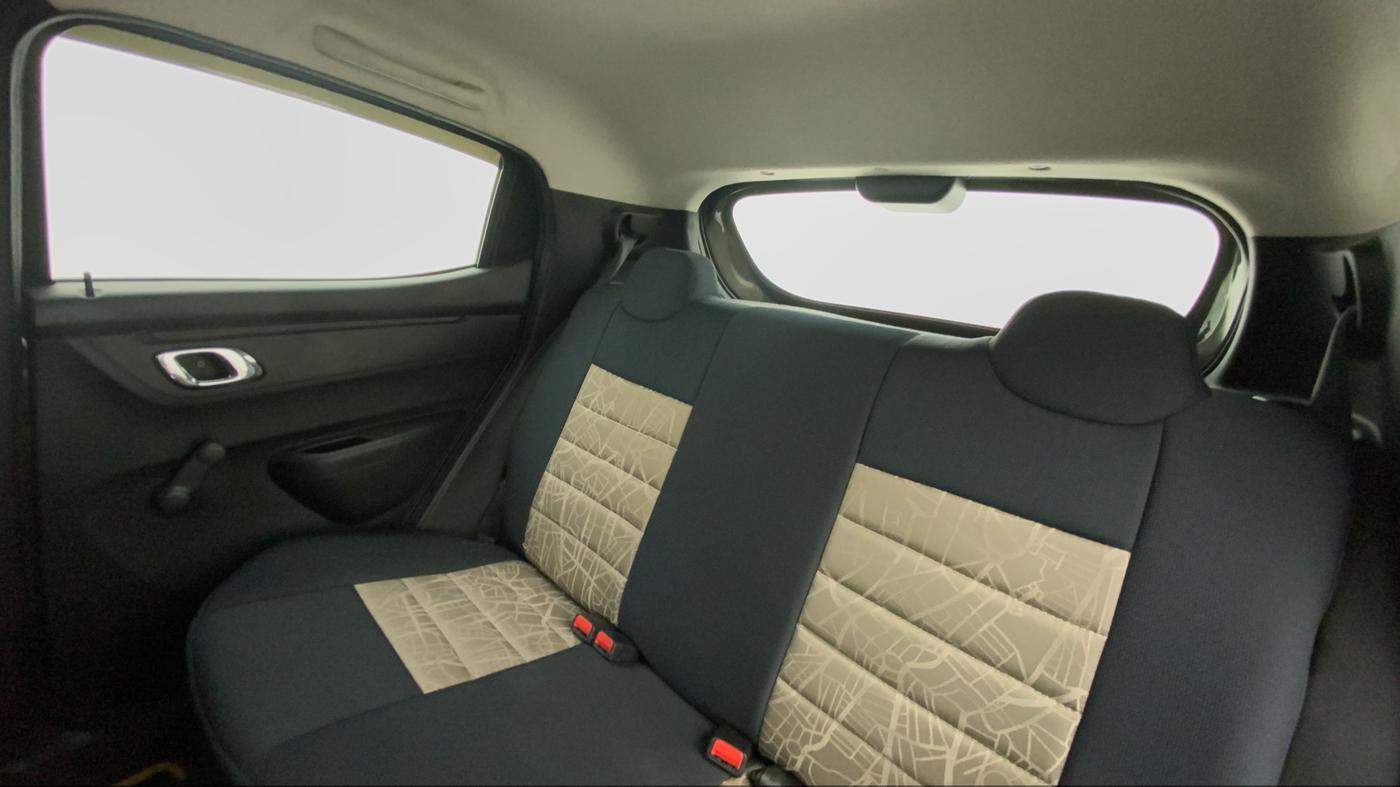 2018 Renault Kwid 1.0 RXT Opt AT, Petrol, Automatic, 19,503 km, Right Side Rear Door Cabin