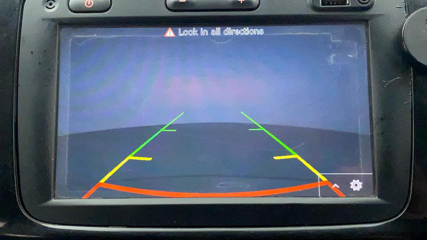 2018 Renault Kwid 1.0 RXT Opt AT, Petrol, Automatic, 19,503 km, Parking Camera