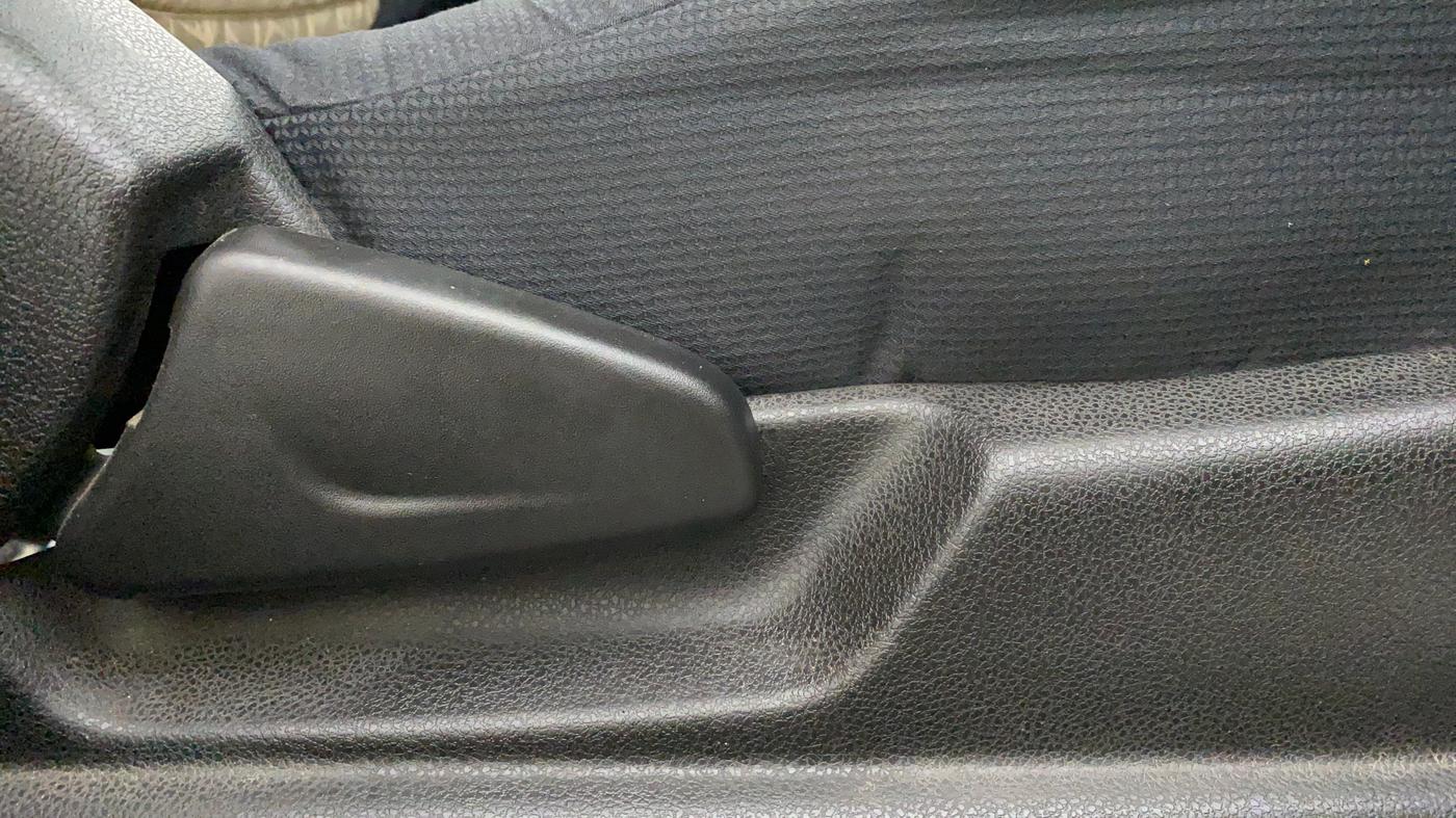 2018 Renault Kwid 1.0 RXT Opt AT, Petrol, Automatic, 19,503 km, Driver Side Adjustment Panel
