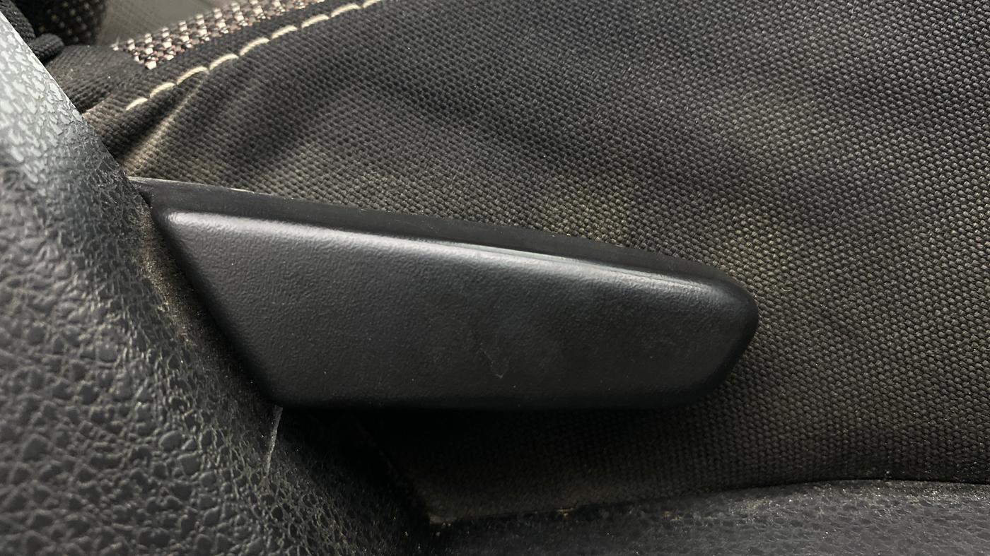 2021 Renault Duster RXZ 1.3 TURBO PETROL MT, Petrol, Manual, 69,187 km, Driver Side Adjustment Panel
