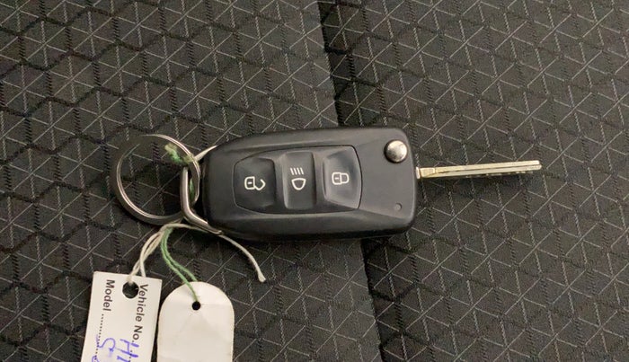 2024 Tata ALTROZ XM PLUS SUNROOF CNG, CNG, Manual, 16,493 km, Key Close Up