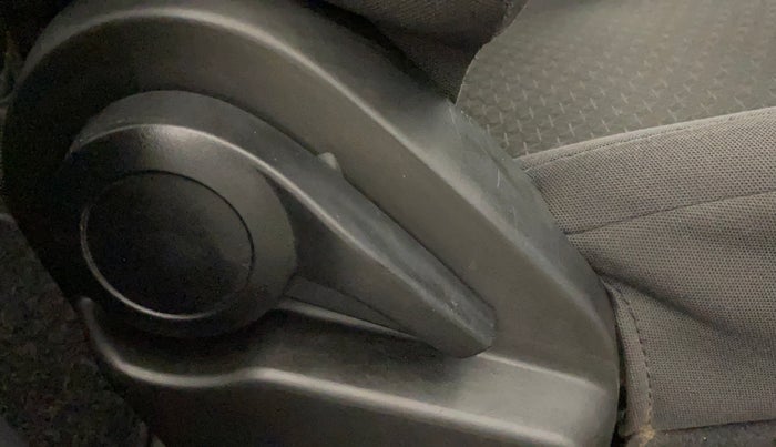 2024 Tata ALTROZ XM PLUS SUNROOF CNG, CNG, Manual, 16,493 km, Driver Side Adjustment Panel