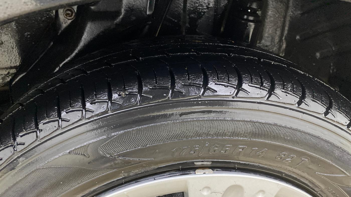2014 Honda Amaze 1.2L I-VTEC S, Petrol, Manual, 35,363 km, Left Rear Tyre Tread