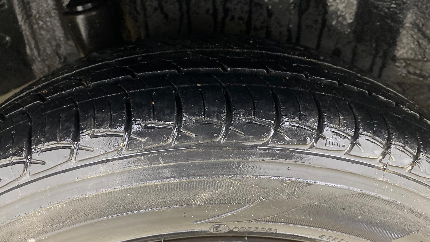 2014 Honda Amaze 1.2L I-VTEC S, Petrol, Manual, 35,363 km, Right Rear Tyre Tread