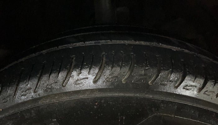 2021 Maruti Baleno SIGMA PETROL 1.2, Petrol, Manual, 24,713 km, Right Front Tyre Tread