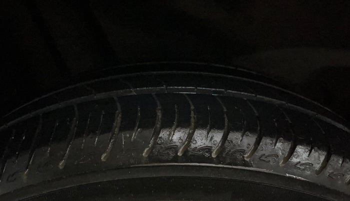 2021 Maruti Baleno SIGMA PETROL 1.2, Petrol, Manual, 24,713 km, Right Rear Tyre Tread