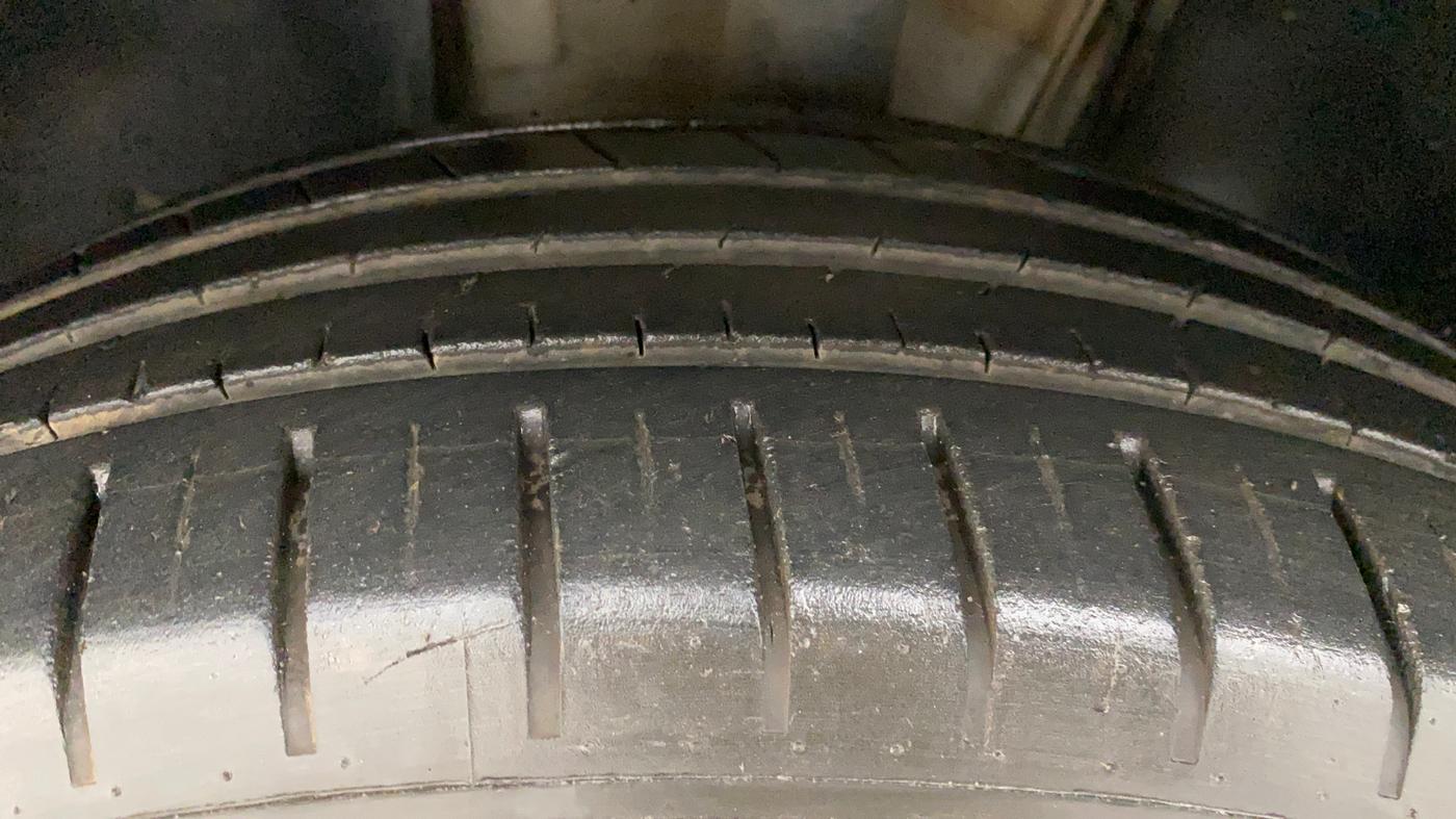 2021 Volkswagen TAIGUN HIGHLINE 1.0 TSI MT, Petrol, Manual, 25,192 km, Left Front Tyre Tread