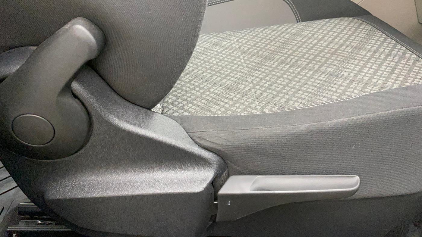 2021 Volkswagen TAIGUN HIGHLINE 1.0 TSI MT, Petrol, Manual, 25,192 km, Driver Side Adjustment Panel