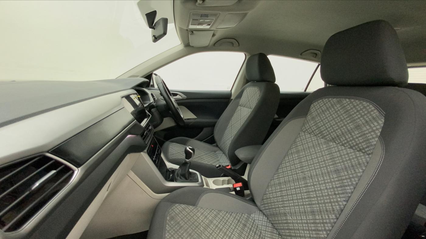 2021 Volkswagen TAIGUN HIGHLINE 1.0 TSI MT, Petrol, Manual, 25,192 km, Right Side Front Door Cabin