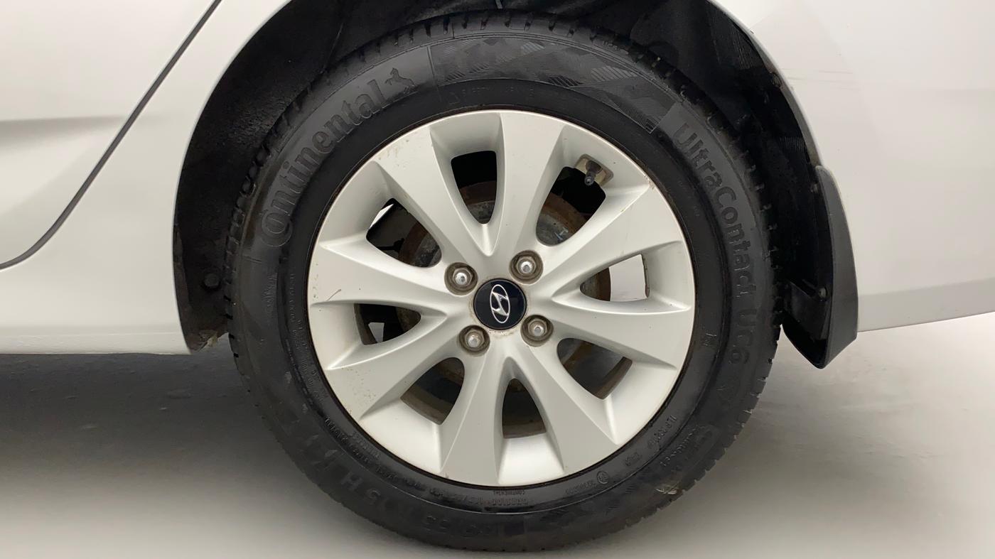 2015 Hyundai Verna FLUIDIC 4S 1.6 VTVT S, Petrol, Manual, 61,311 km, Left Rear Wheel