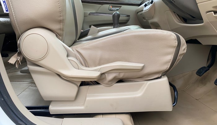 2019 Maruti Ertiga ZXI+ SHVS, Petrol, Manual, 43,635 km, Driver Side Adjustment Panel