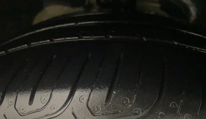 2018 Ford FREESTYLE TITANIUM 1.2 PETROL, Petrol, Manual, 68,864 km, Right Front Tyre Tread