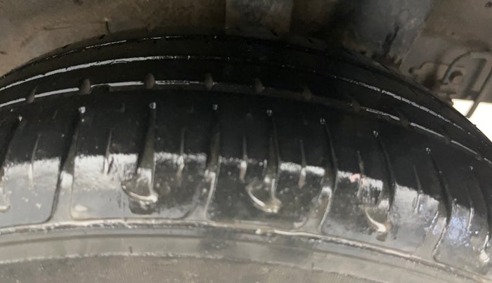 2017 Hyundai Grand i10 MAGNA 1.2 KAPPA VTVT, Petrol, Manual, 26,428 km, Left Rear Tyre Tread