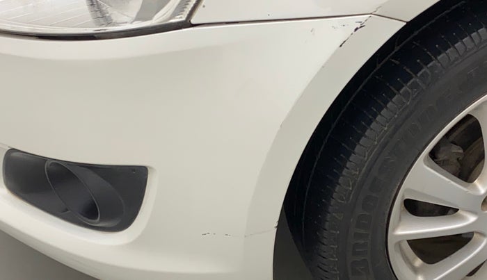 2013 Maruti Swift ZXI, Petrol, Manual, 1,06,424 km, Front bumper - Minor scratches