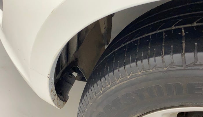 2013 Maruti Swift ZXI, Petrol, Manual, 1,06,424 km, Left fender - Lining loose
