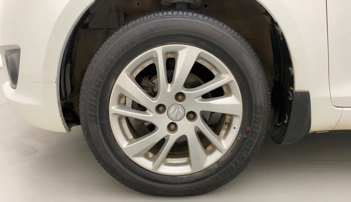 2013 Maruti Swift ZXI, Petrol, Manual, 1,06,424 km, Left Front Wheel