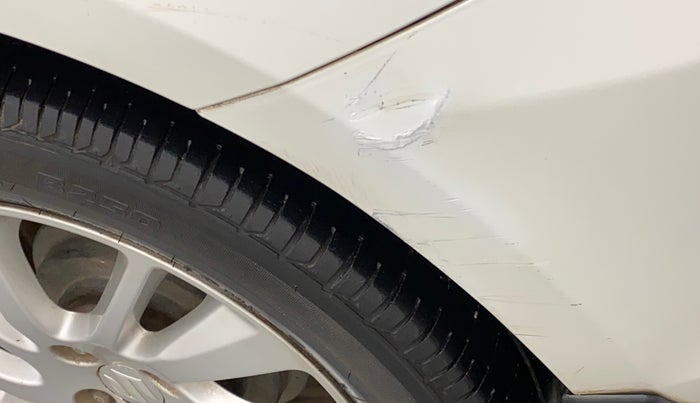 2013 Maruti Swift ZXI, Petrol, Manual, 1,06,424 km, Rear bumper - Minor scratches