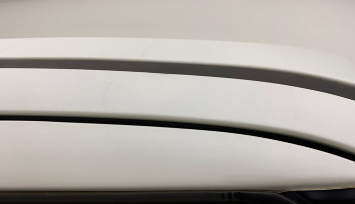 2013 Maruti Swift ZXI, Petrol, Manual, 1,06,424 km, Right A pillar - Slightly dented