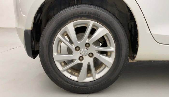 2013 Maruti Swift ZXI, Petrol, Manual, 1,06,424 km, Right Rear Wheel