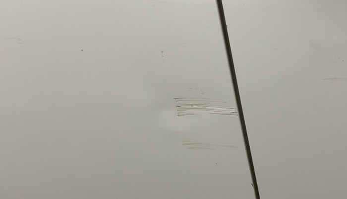2013 Maruti Swift ZXI, Petrol, Manual, 1,06,424 km, Right rear door - Slightly dented