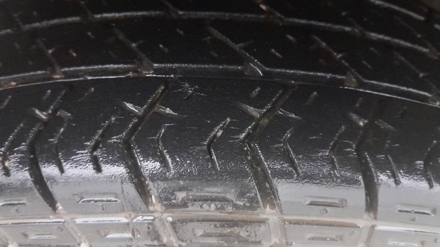 2017 Maruti Eeco 5 STR WITH A/C+HTR, Petrol, Manual, 91,404 km, Left Front Tyre Tread