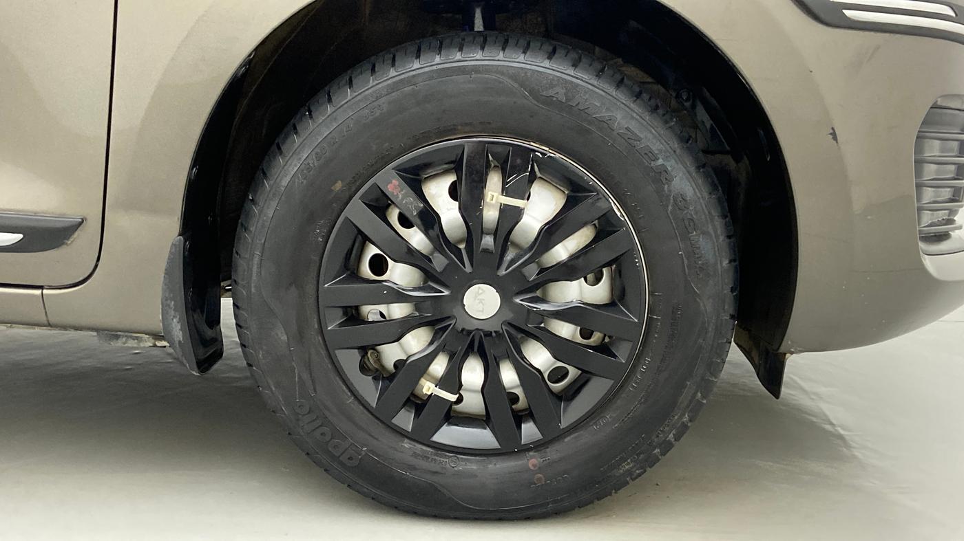 2021 Maruti Swift LXI D, Petrol, Manual, 5,054 km, Right Front Wheel