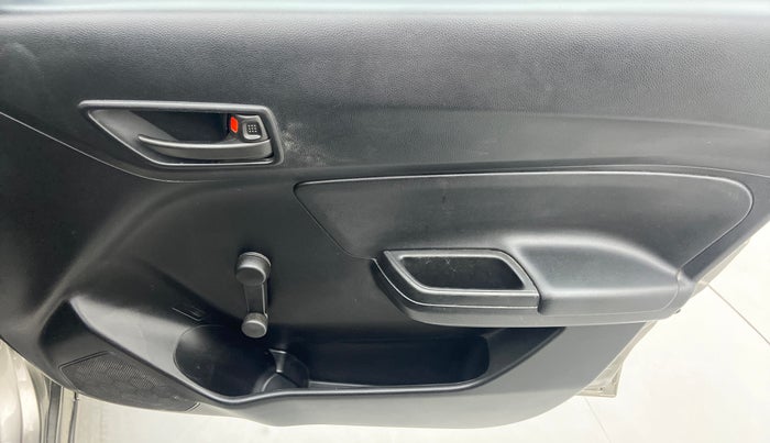 2021 Maruti Swift LXI D, Petrol, Manual, 5,054 km, Driver Side Door Panels Control