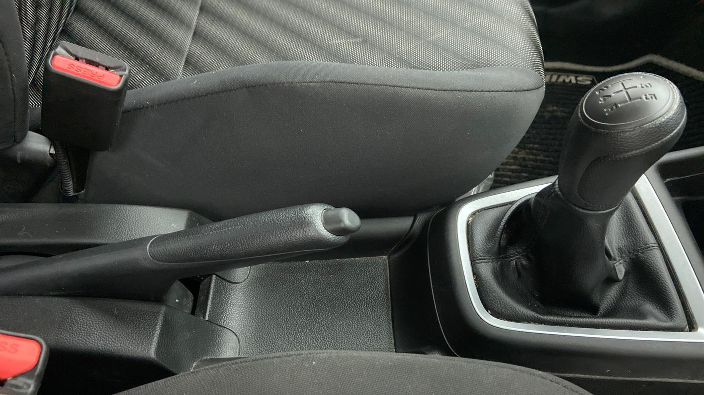 2021 Maruti Swift LXI D, Petrol, Manual, 5,054 km, Gear Lever