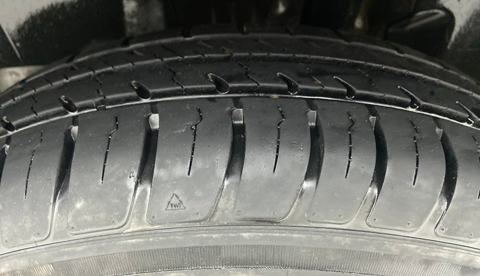 2021 Maruti Swift LXI D, Petrol, Manual, 5,054 km, Left Rear Tyre Tread