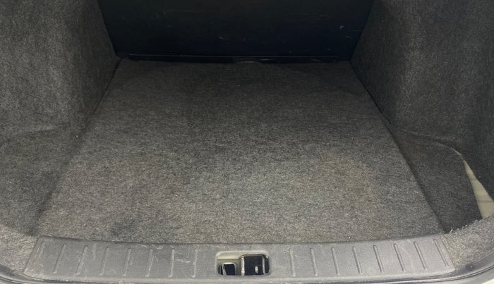 2013 Renault Scala RXZ DIESEL, Diesel, Manual, 50,380 km, Boot Inside