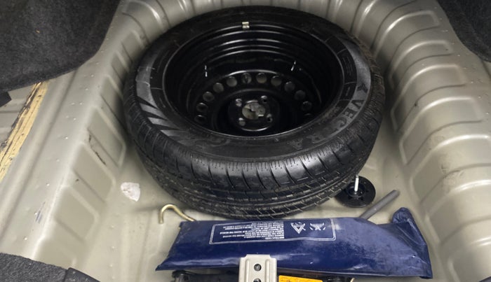 2013 Renault Scala RXZ DIESEL, Diesel, Manual, 50,380 km, Spare Tyre