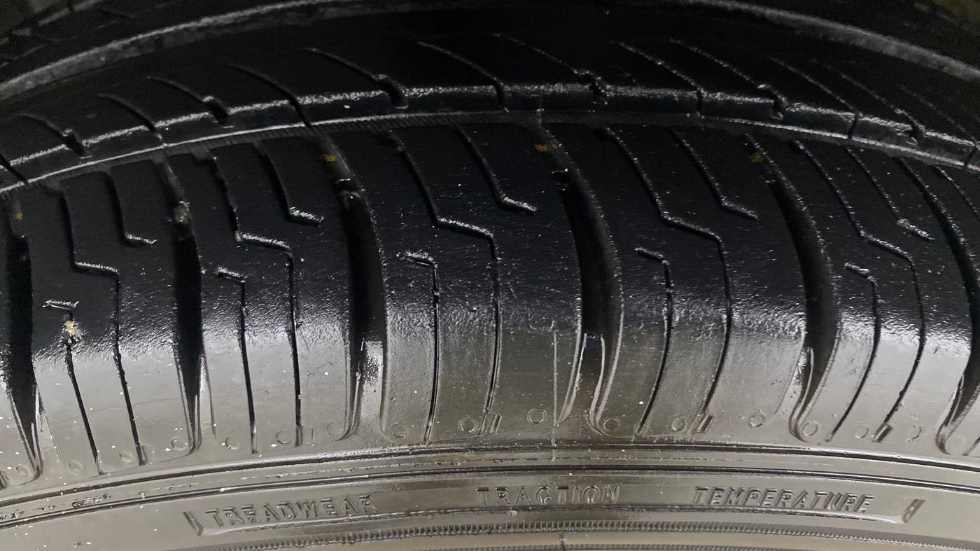 2013 Renault Scala RXZ DIESEL, Diesel, Manual, 50,380 km, Left Front Tyre Tread