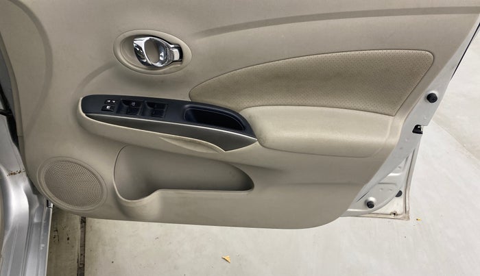 2013 Renault Scala RXZ DIESEL, Diesel, Manual, 50,380 km, Driver Side Door Panels Control