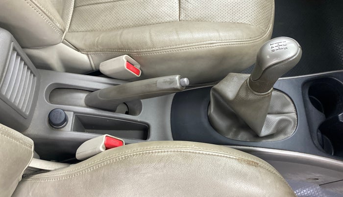 2013 Renault Scala RXZ DIESEL, Diesel, Manual, 50,380 km, Gear Lever