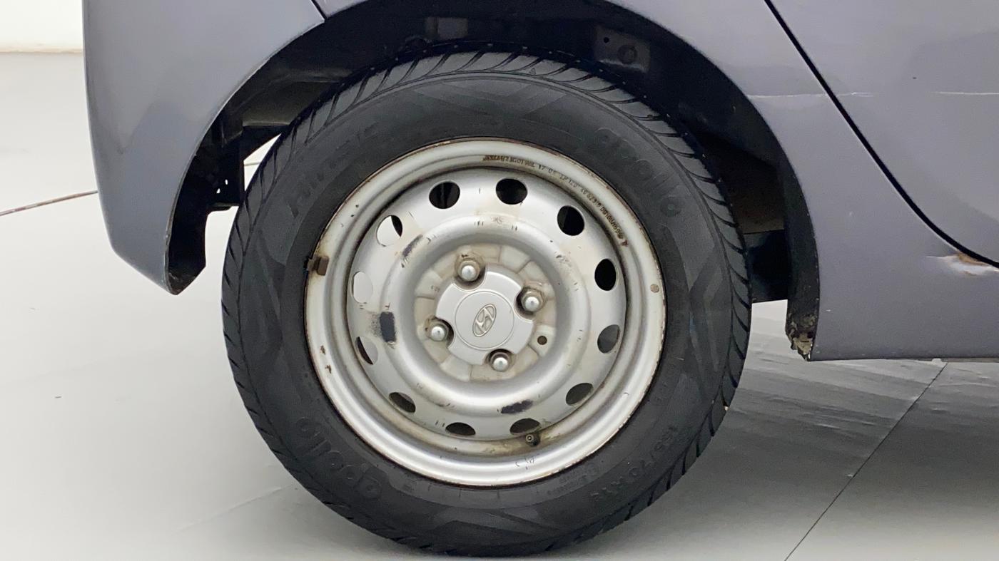 2017 Hyundai Eon ERA +, Petrol, Manual, 66,667 km, Right Rear Wheel