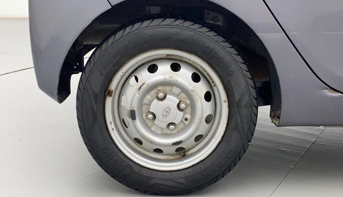 2017 Hyundai Eon ERA +, Petrol, Manual, 66,667 km, Right Rear Wheel