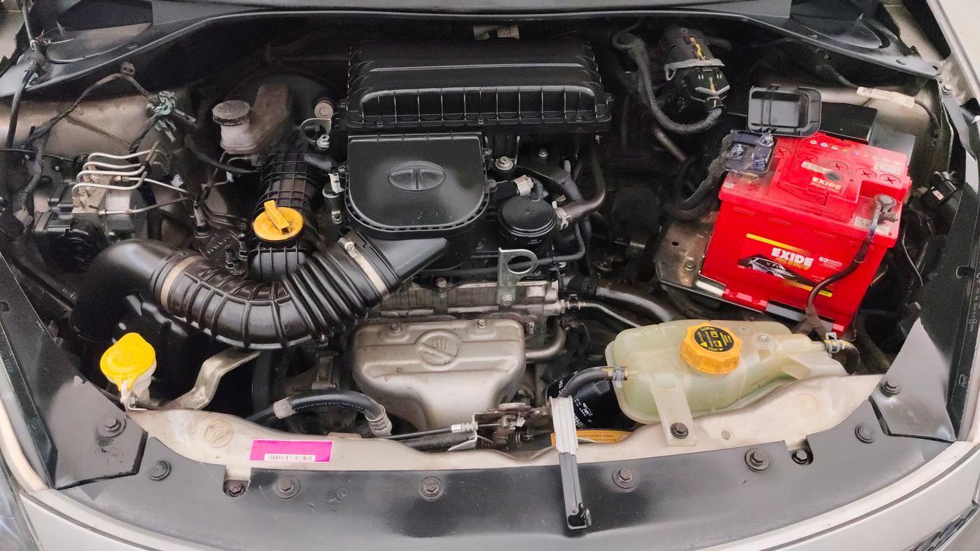 2018 Tata TIGOR XZ PLUS PETROL, Petrol, Manual, 39,777 km, Engine View