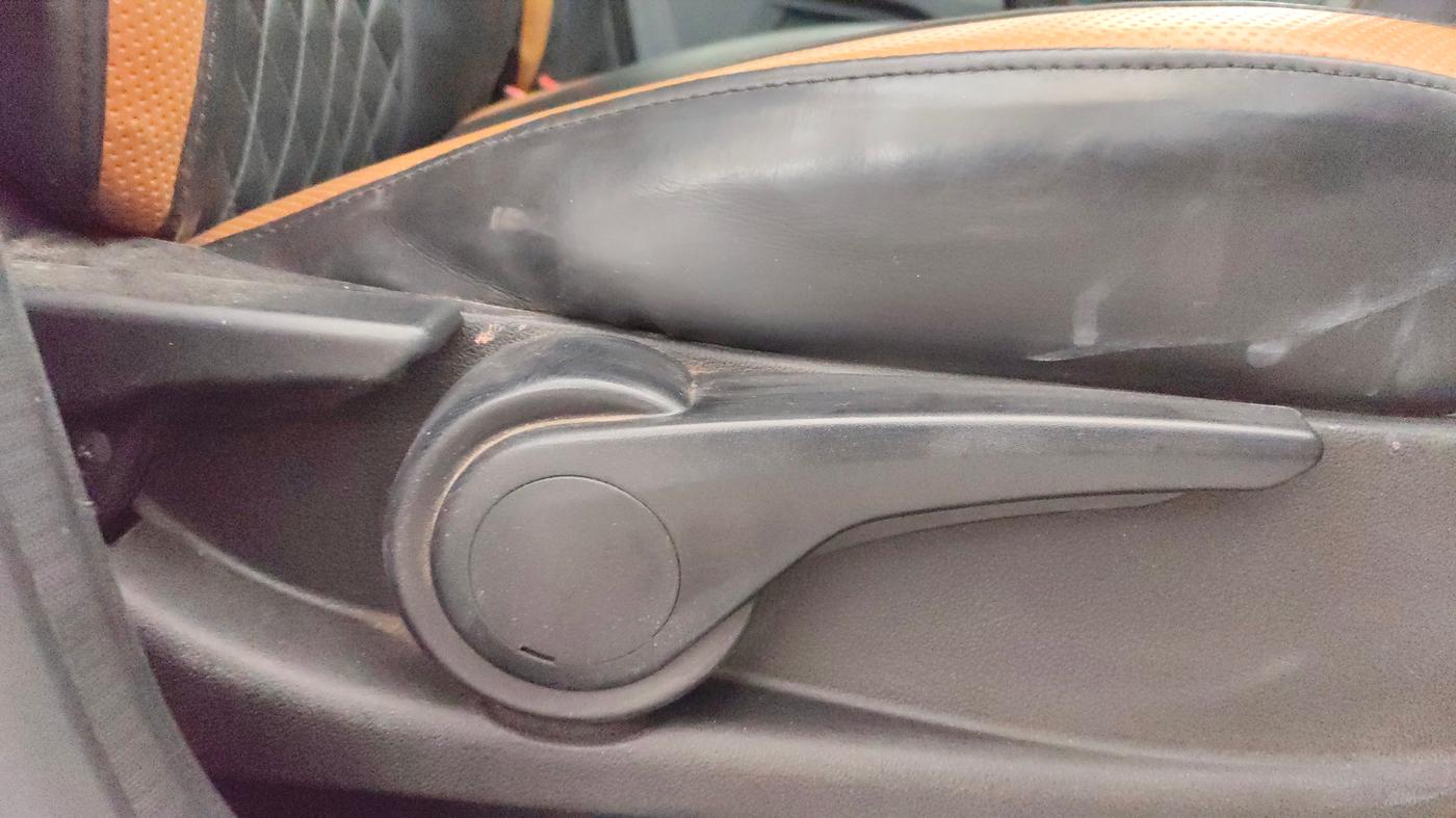 2018 Tata TIGOR XZ PLUS PETROL, Petrol, Manual, 39,777 km, Driver Side Adjustment Panel