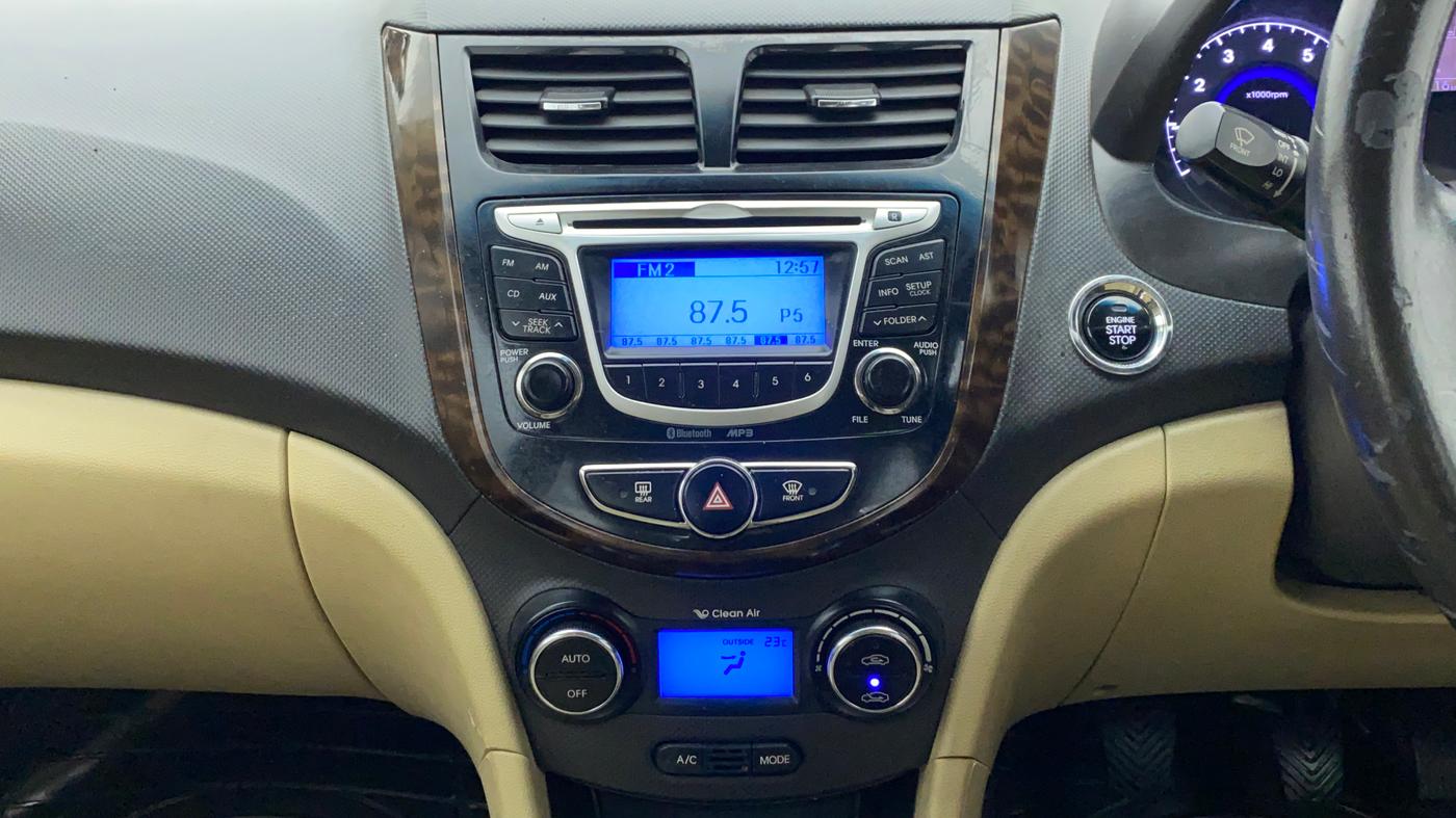 2013 Hyundai Verna FLUIDIC 1.6 SX VTVT OPT, Petrol, Manual, 49,389 km, Air Conditioner