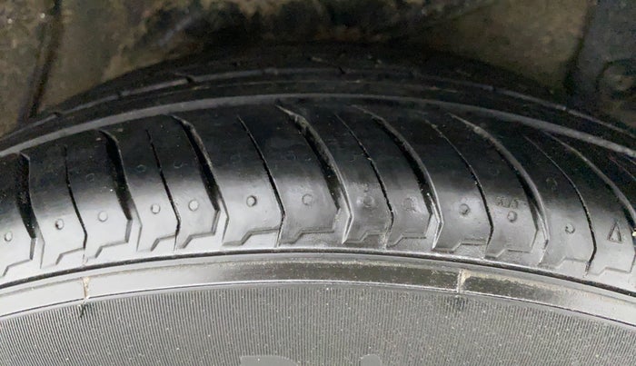 2013 Hyundai Verna FLUIDIC 1.6 SX VTVT OPT, Petrol, Manual, 49,389 km, Left Rear Tyre Tread