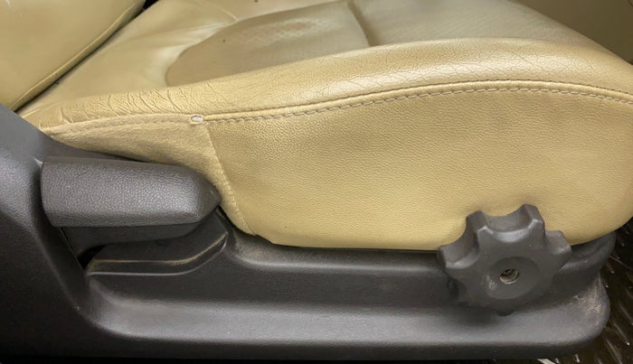 2013 Hyundai Verna FLUIDIC 1.6 SX VTVT OPT, Petrol, Manual, 49,389 km, Driver Side Adjustment Panel