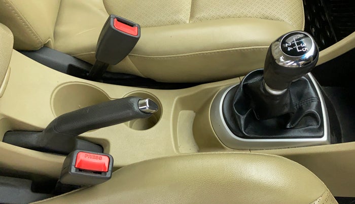 2013 Hyundai Verna FLUIDIC 1.6 SX VTVT OPT, Petrol, Manual, 49,389 km, Gear Lever
