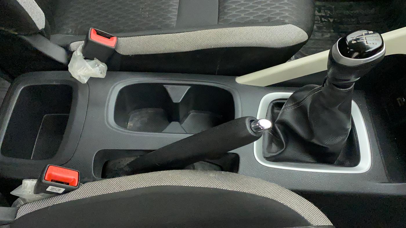 2021 Nissan MAGNITE XV MT, Petrol, Manual, 6,311 km, Gear Lever
