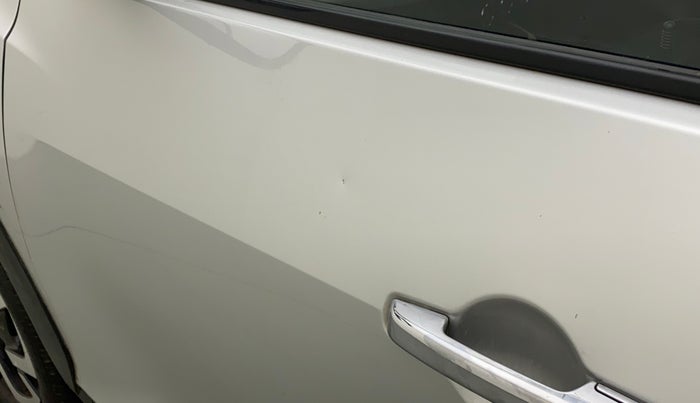 2021 Nissan MAGNITE XV MT, Petrol, Manual, 6,311 km, Front passenger door - Slightly dented